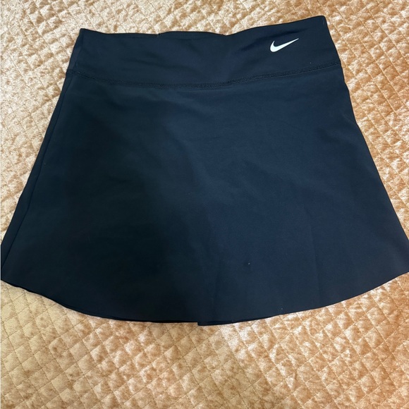Girl’s Nike Tennis Skirt - Picture 1 of 5